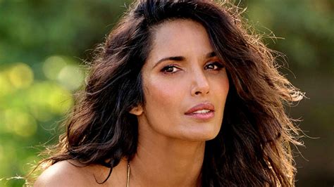 5 Absolutely Breathtaking Images of SI Swimsuit Model Padma。